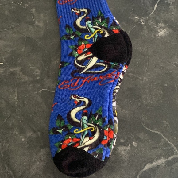 2 Pair Ed Hardy Cushioned Crew Socks
Men’s Shoe Size: 6-12 - Picture 5 of 5